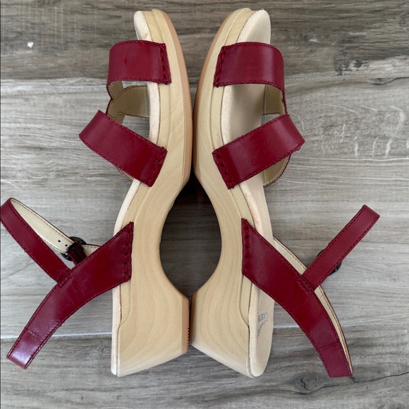 Dansko 39 8 1/2 9 Karmen sandals